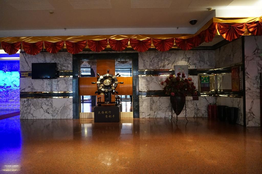 Bremen Holiday Hotel Harbin Exterior photo