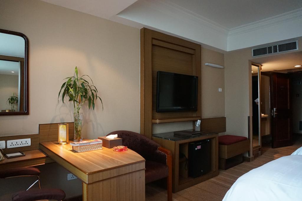 Bremen Holiday Hotel Harbin Exterior photo